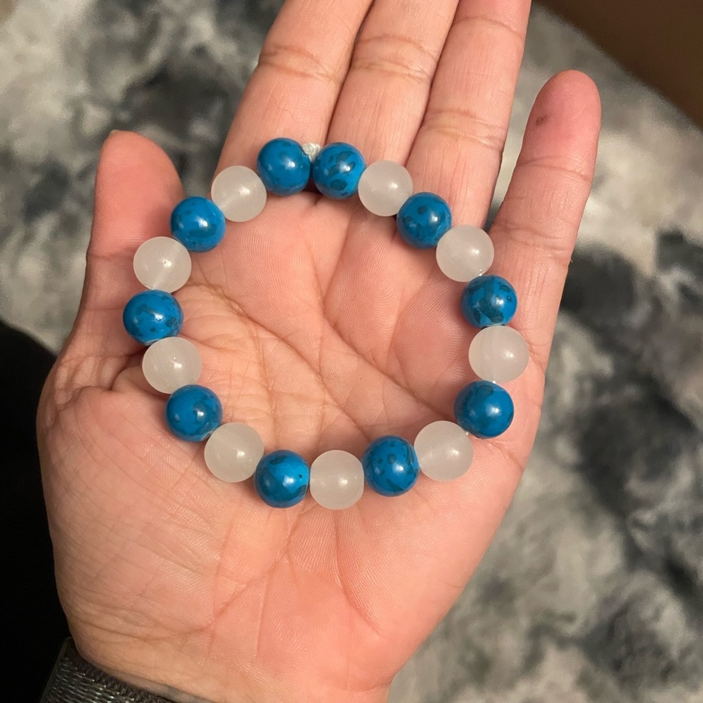 Elegant Blue and White Beaded Bracelet